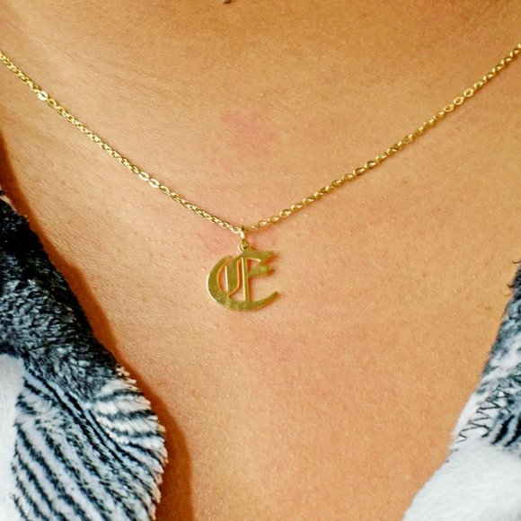 Letter E - Gold Old English Initial Necklace - Picture 1 of 2